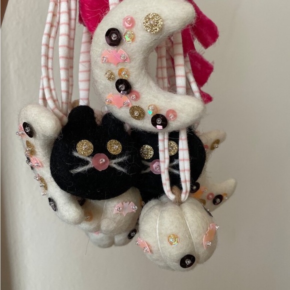 Girls Halloween Necklace - Picture 3 of 3